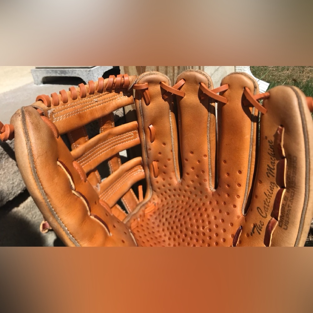CLASSIC SSK, SOFTBALL GLOVE. CATCHING MACHINE R-throw. - Picture 2 of 16